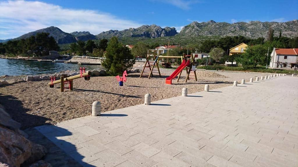 Appartamento Apartman Bojana Starigrad Paklenica Esterno foto