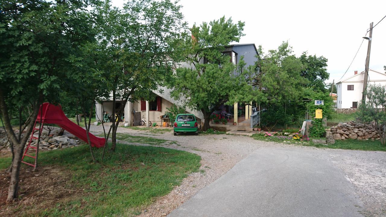 Appartamento Apartman Bojana Starigrad Paklenica Esterno foto