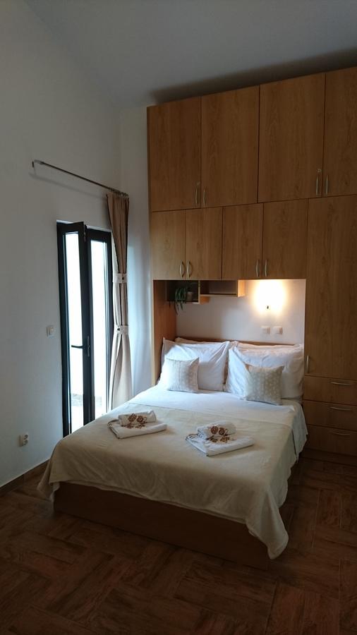 Appartamento Apartman Bojana Starigrad Paklenica Esterno foto
