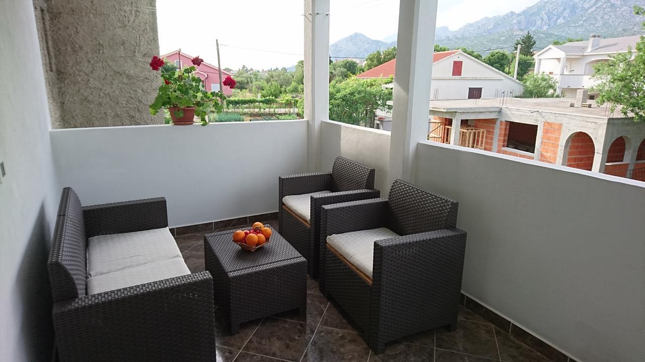 Appartamento Apartman Bojana Starigrad Paklenica Esterno foto
