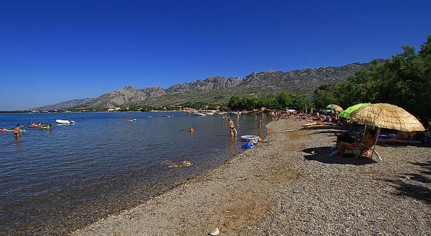 Appartamento Apartman Bojana Starigrad Paklenica Esterno foto