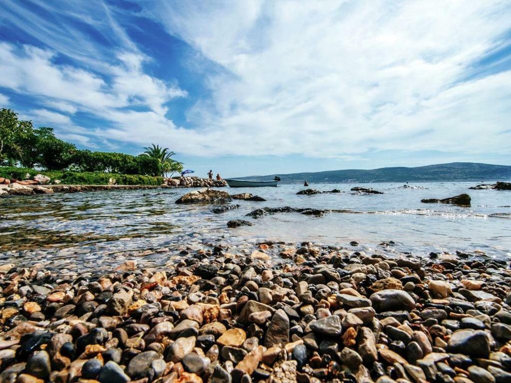 Appartamento Apartman Bojana Starigrad Paklenica Esterno foto
